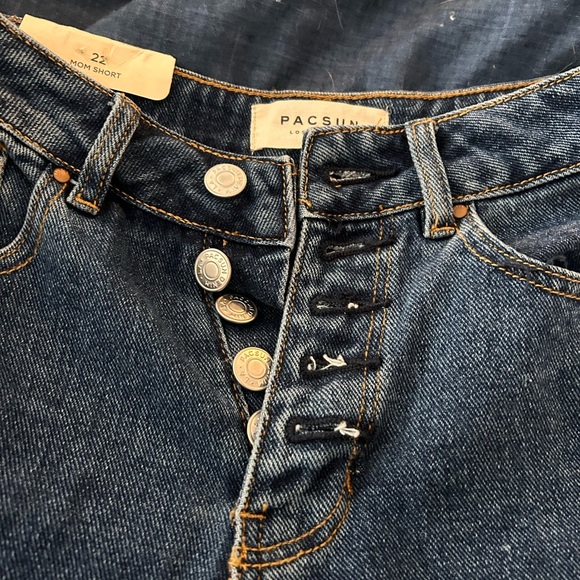 PacSun Blue Denim Women's Shorts Button Up, 5 Pockets NWT, FUN!! - Picture 3 of 8